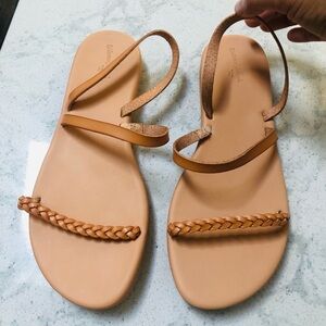 Universal Thread Sandals Size 8